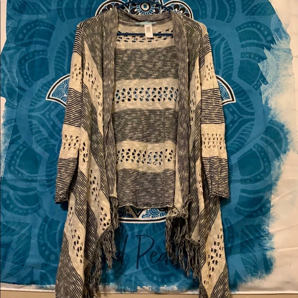 Black and cream shawl